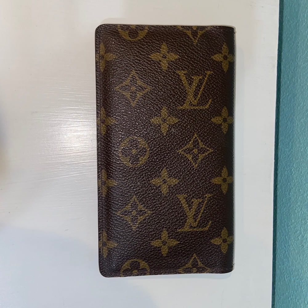 Authentic Louis Vuitton longbifold monogram wallet